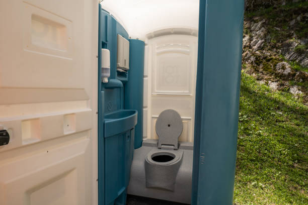 Best Best portable toilet rental  in Sumner, IL