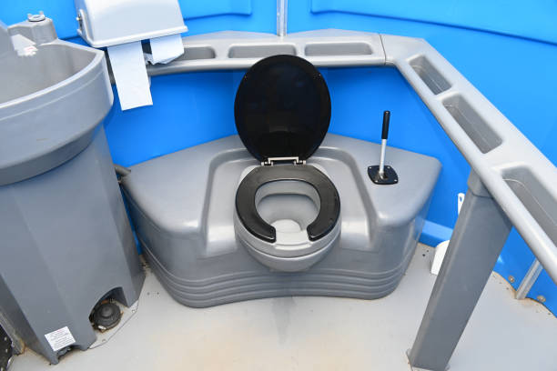 Best Porta potty rental near me  in Sumner, IL